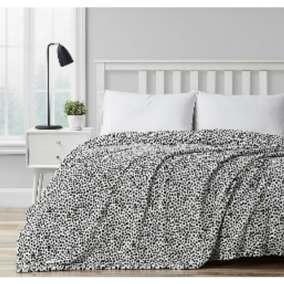 Scout Bedding Nwt Scout Home Bella Cruella Queenfull Comfy Blanket